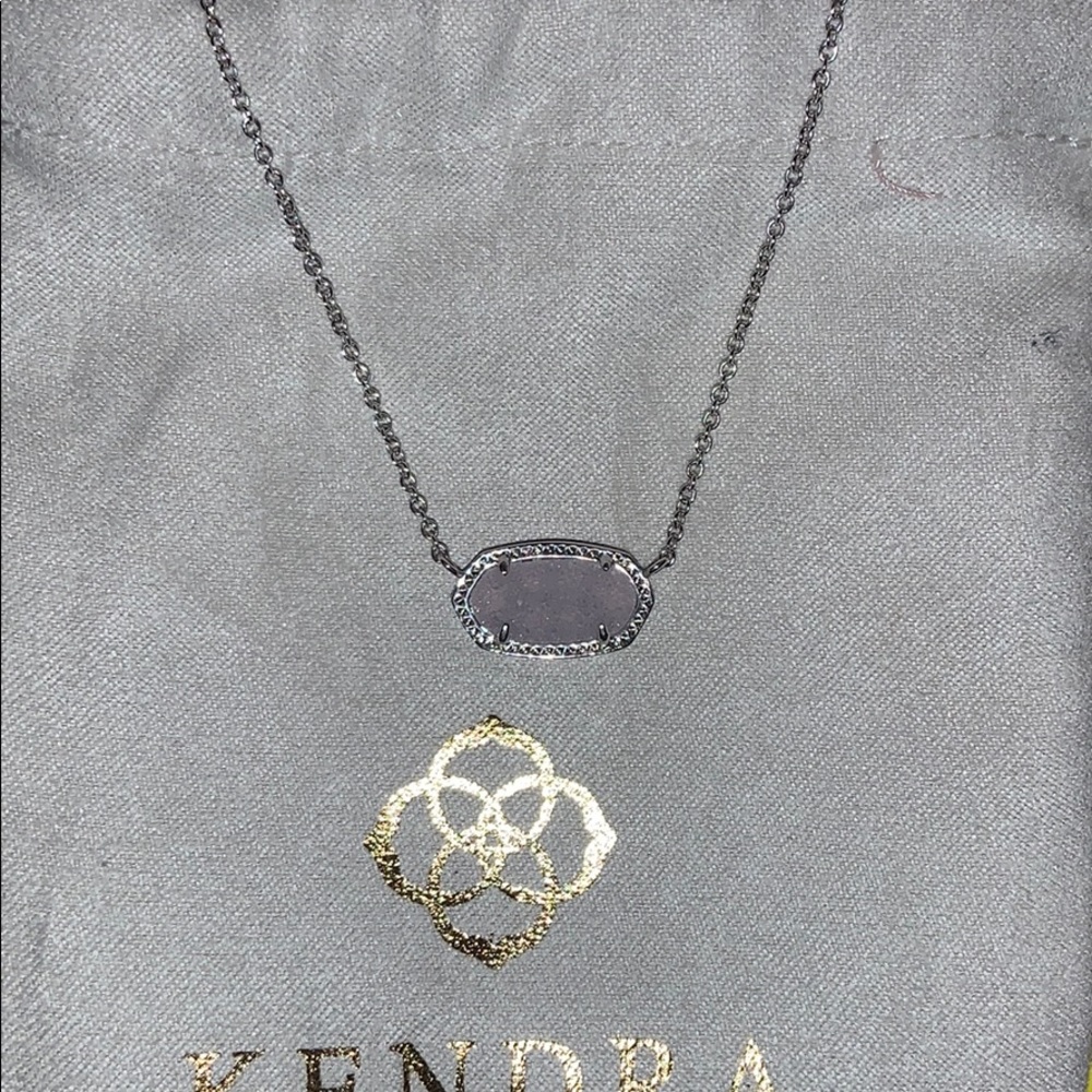 Kendra Scott necklace